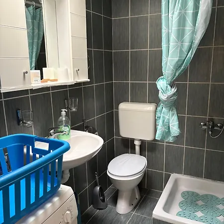 Emela & Ejla Apartman *